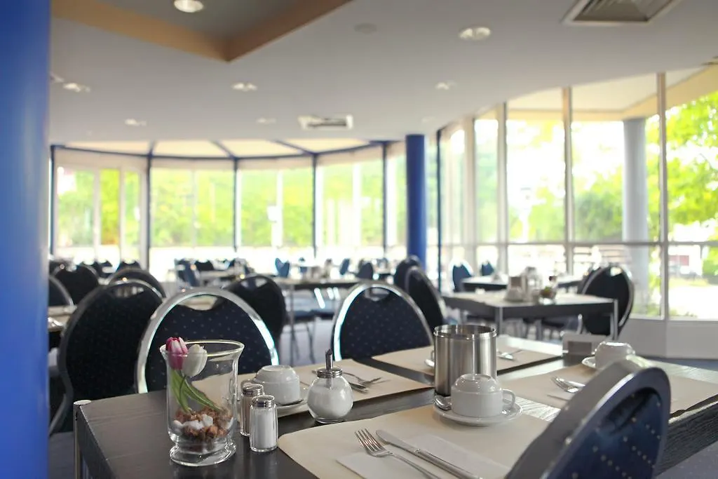 Mercure Stuttgart Zuffenhausen 3*,  Alemanha