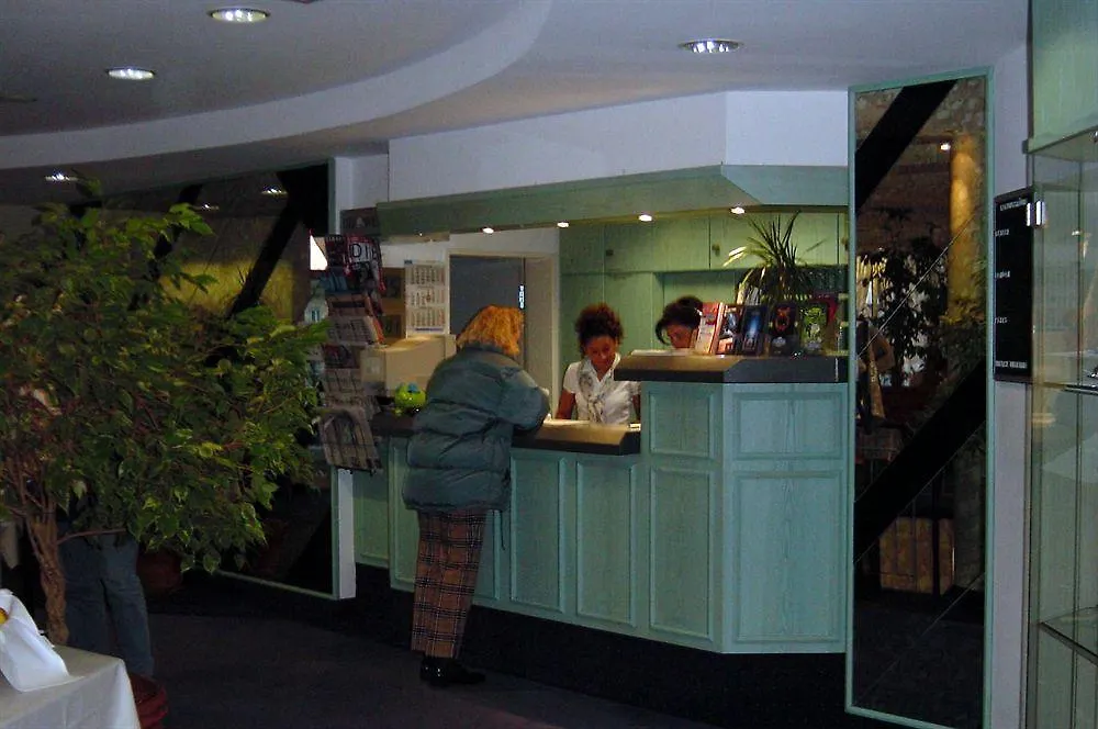 Mercure Stuttgart Zuffenhausen 3*,