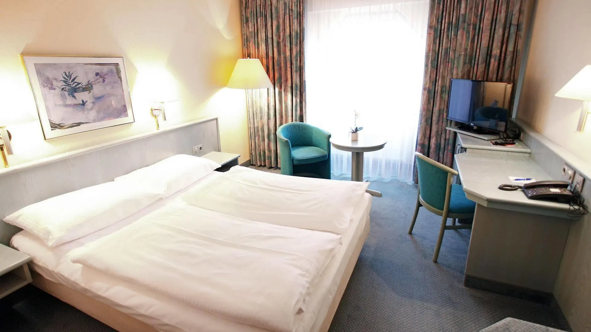*** Otel Mercure Stuttgart Zuffenhausen Almanya