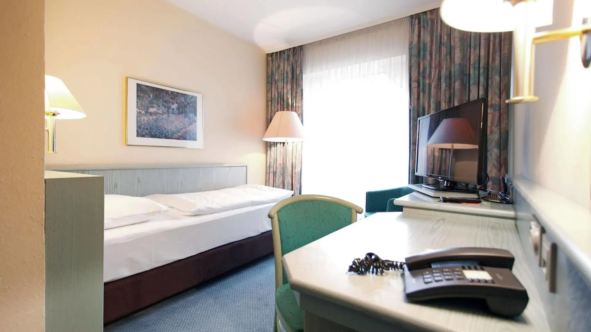 Mercure Stuttgart Zuffenhausen Otel